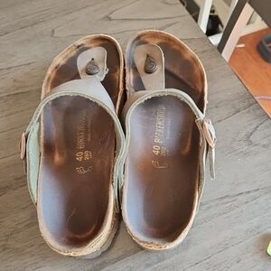 Birkenstock Size 40 EU Gizeh Birko Flor Sandals Brown Leather Buckle
